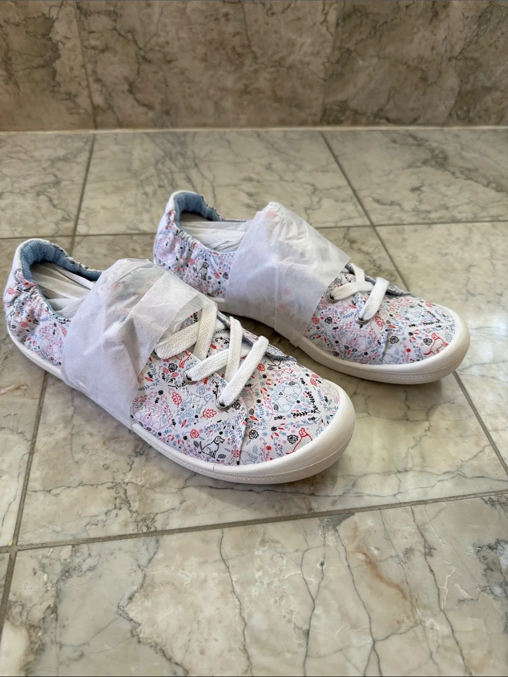 BOBS (Skechers) Beach Bingo Garden Pawty Slip-On Sneakers NIB White Multi Size 9